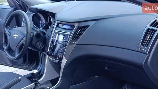 Хендай Соната 2011 в Желтых Водах на Automoto.ua Черный Хендай Соната, объемом двигателя 2 л и пробегом 133 тыс. км за 7800 $, фото 11 на Automoto.ua