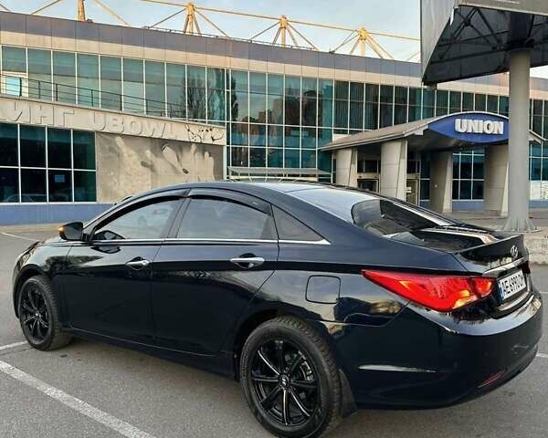 Черный Хендай Соната, объемом двигателя 2 л и пробегом 216 тыс. км за 8750 $, фото 11 на Automoto.ua