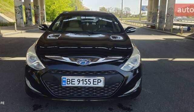 Чорний Хендай Соната, об'ємом двигуна 2.36 л та пробігом 173 тис. км за 8500 $, фото 2 на Automoto.ua