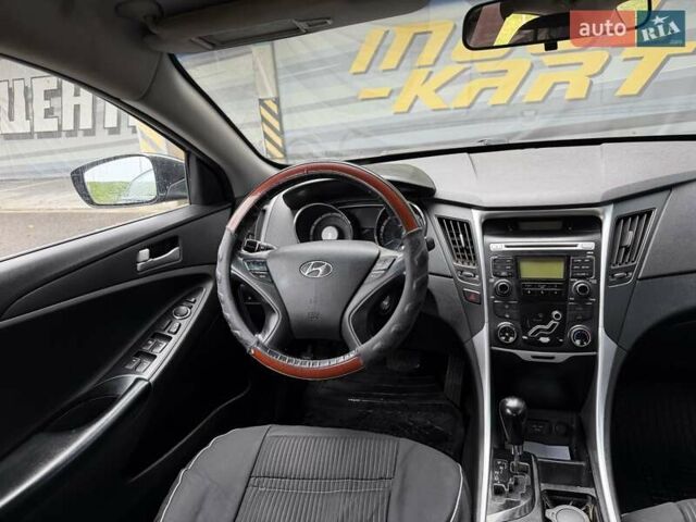 Черный Хендай Соната, объемом двигателя 2 л и пробегом 200 тыс. км за 5999 $, фото 31 на Automoto.ua