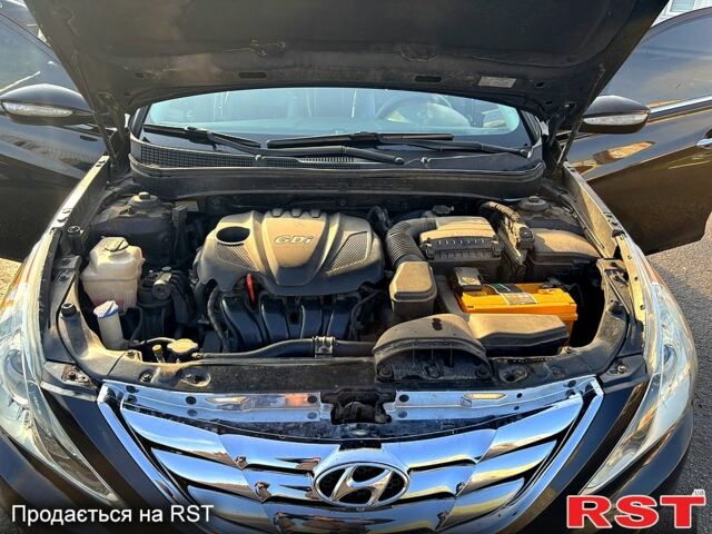 Черный Хендай Соната, объемом двигателя 2.4 л и пробегом 200 тыс. км за 7600 $, фото 10 на Automoto.ua