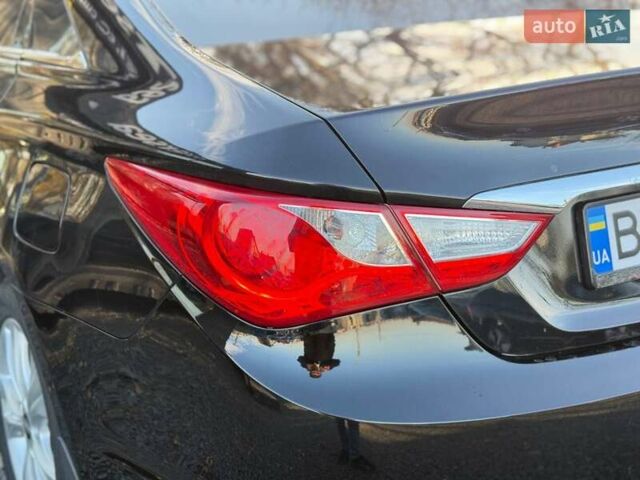 Чорний Хендай Соната, об'ємом двигуна 2.36 л та пробігом 260 тис. км за 8700 $, фото 15 на Automoto.ua