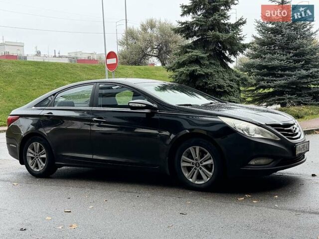 Черный Хендай Соната, объемом двигателя 2 л и пробегом 200 тыс. км за 5999 $, фото 3 на Automoto.ua