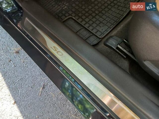 Черный Хендай Соната, объемом двигателя 2.36 л и пробегом 118 тыс. км за 9600 $, фото 79 на Automoto.ua