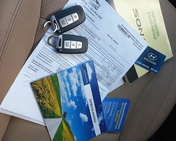 Черный Хендай Соната, объемом двигателя 2.36 л и пробегом 118 тыс. км за 9600 $, фото 9 на Automoto.ua