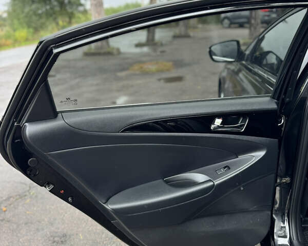 Хендай Соната 2011 у Вінниці на Automoto.ua Чорний Хендай Соната, об'ємом двигуна 2 л та пробігом 118 тис. км за 9500 $, фото 18 на Automoto.ua
