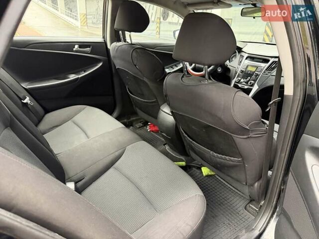 Черный Хендай Соната, объемом двигателя 2 л и пробегом 200 тыс. км за 5999 $, фото 38 на Automoto.ua