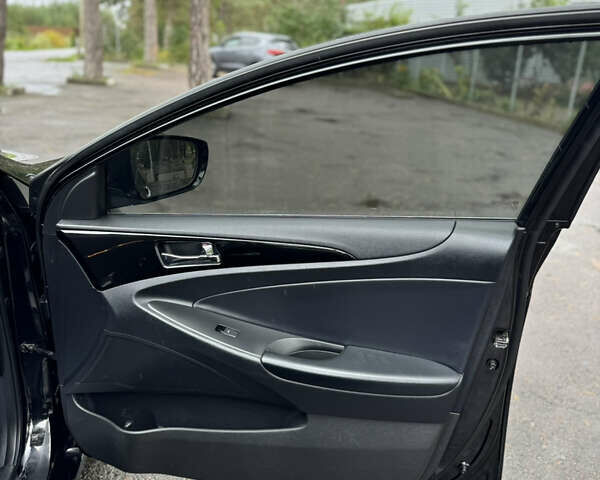 Хендай Соната 2011 у Вінниці на Automoto.ua Чорний Хендай Соната, об'ємом двигуна 2 л та пробігом 118 тис. км за 9500 $, фото 28 на Automoto.ua