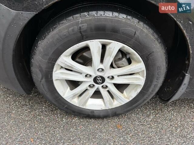 Черный Хендай Соната, объемом двигателя 2 л и пробегом 200 тыс. км за 5999 $, фото 42 на Automoto.ua