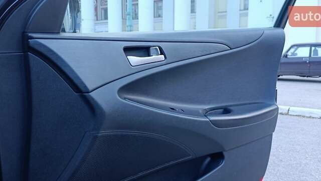 Хендай Соната 2011 в Желтых Водах на Automoto.ua Черный Хендай Соната, объемом двигателя 2 л и пробегом 133 тыс. км за 7800 $, фото 18 на Automoto.ua