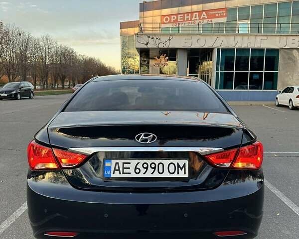 Черный Хендай Соната, объемом двигателя 2 л и пробегом 216 тыс. км за 8750 $, фото 3 на Automoto.ua