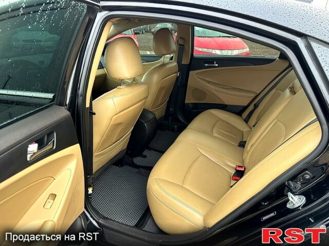 Чорний Хендай Соната, об'ємом двигуна 2.4 л та пробігом 144 тис. км за 7600 $, фото 6 на Automoto.ua