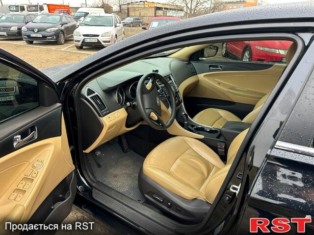 Чорний Хендай Соната, об'ємом двигуна 2.4 л та пробігом 144 тис. км за 7600 $, фото 5 на Automoto.ua