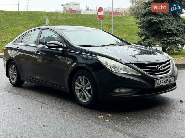 Черный Хендай Соната, объемом двигателя 2 л и пробегом 200 тыс. км за 5999 $, фото 1 на Automoto.ua