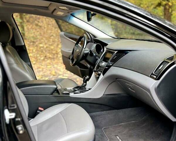 Чорний Хендай Соната, об'ємом двигуна 2.36 л та пробігом 165 тис. км за 9900 $, фото 17 на Automoto.ua