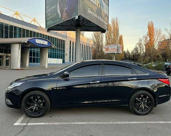 Черный Хендай Соната, объемом двигателя 2 л и пробегом 216 тыс. км за 8750 $, фото 9 на Automoto.ua