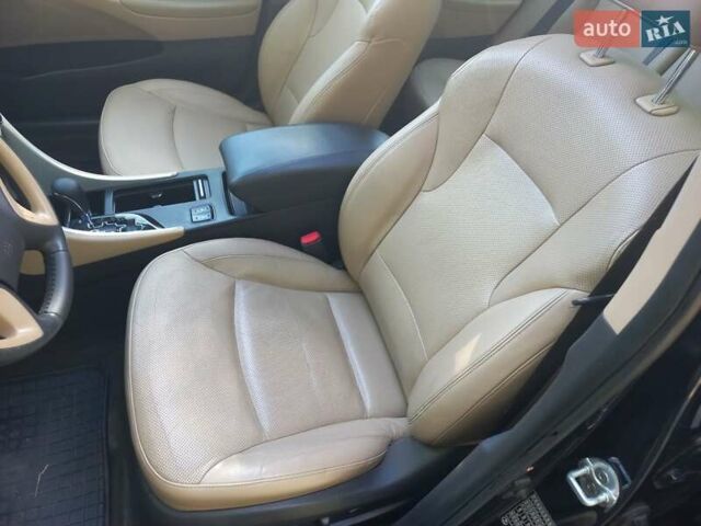 Черный Хендай Соната, объемом двигателя 2.36 л и пробегом 118 тыс. км за 9600 $, фото 8 на Automoto.ua