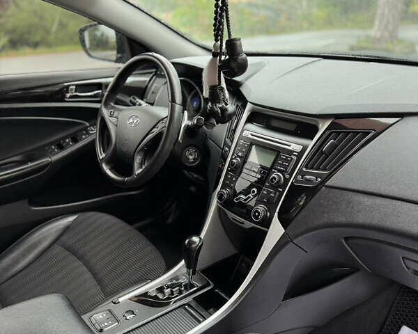 Хендай Соната 2011 у Вінниці на Automoto.ua Чорний Хендай Соната, об'ємом двигуна 2 л та пробігом 118 тис. км за 9500 $, фото 31 на Automoto.ua
