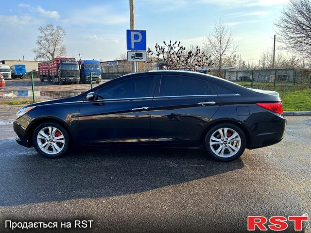 Черный Хендай Соната, объемом двигателя 2.4 л и пробегом 200 тыс. км за 7600 $, фото 5 на Automoto.ua