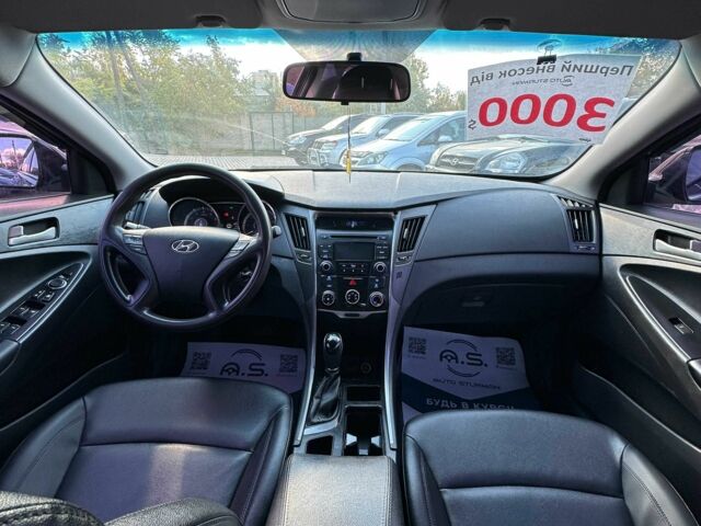 Хендай Соната 2012 в Кривом Роге на Automoto.ua Черный Хендай Соната, объемом двигателя 2 л и пробегом 234 тыс. км за 7900 $, фото 7 на Automoto.ua