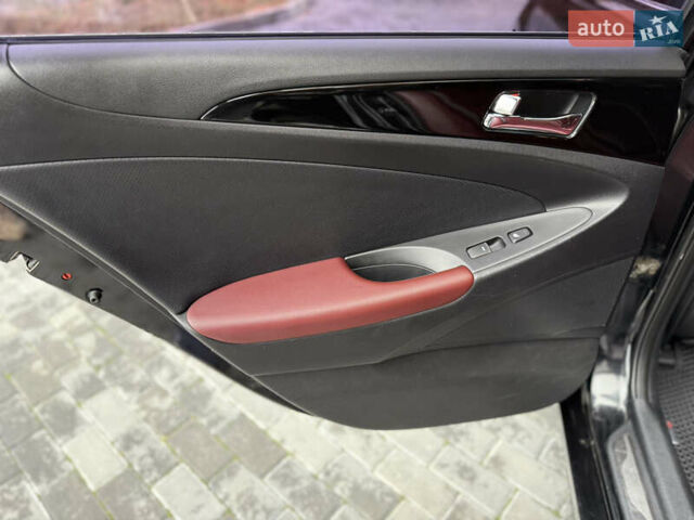 Черный Хендай Соната, объемом двигателя 2.4 л и пробегом 188 тыс. км за 12000 $, фото 24 на Automoto.ua