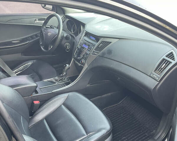 Черный Хендай Соната, объемом двигателя 2 л и пробегом 200 тыс. км за 6800 $, фото 19 на Automoto.ua