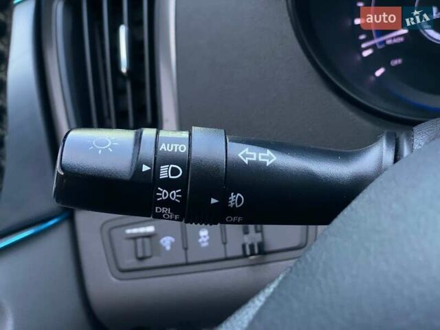 Чорний Хендай Соната, об'ємом двигуна 2.36 л та пробігом 198 тис. км за 8990 $, фото 40 на Automoto.ua