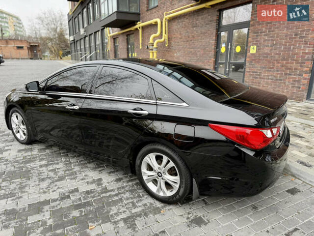 Черный Хендай Соната, объемом двигателя 2.4 л и пробегом 188 тыс. км за 12000 $, фото 4 на Automoto.ua