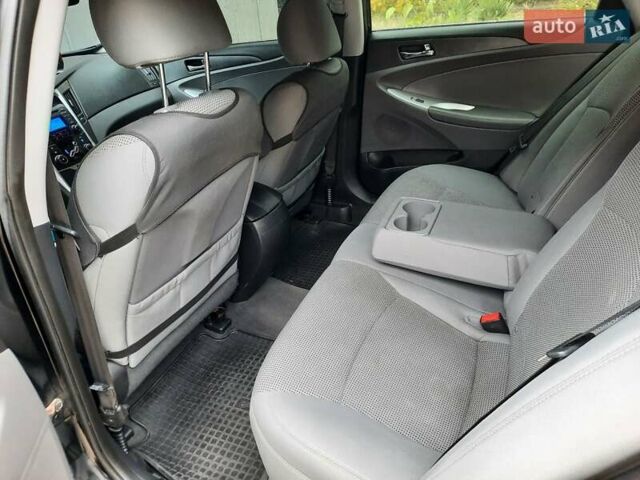 Черный Хендай Соната, объемом двигателя 2.4 л и пробегом 185 тыс. км за 8999 $, фото 20 на Automoto.ua