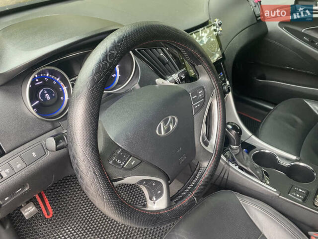 Чорний Хендай Соната, об'ємом двигуна 2 л та пробігом 200 тис. км за 9000 $, фото 15 на Automoto.ua
