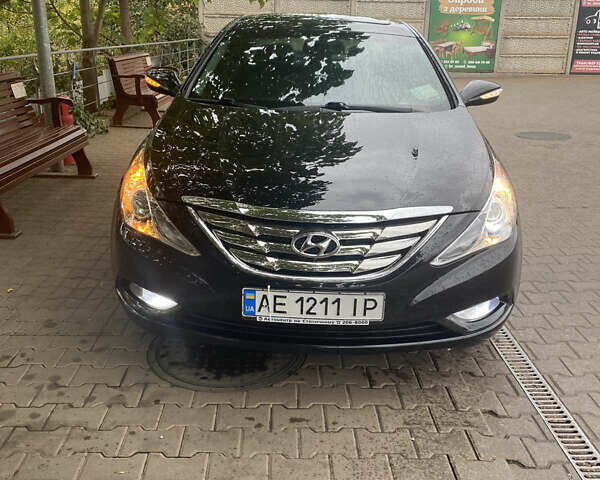 Чорний Хендай Соната, об'ємом двигуна 2 л та пробігом 200 тис. км за 9000 $, фото 2 на Automoto.ua