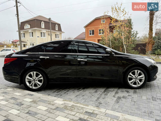 Черный Хендай Соната, объемом двигателя 2.4 л и пробегом 188 тыс. км за 12000 $, фото 11 на Automoto.ua