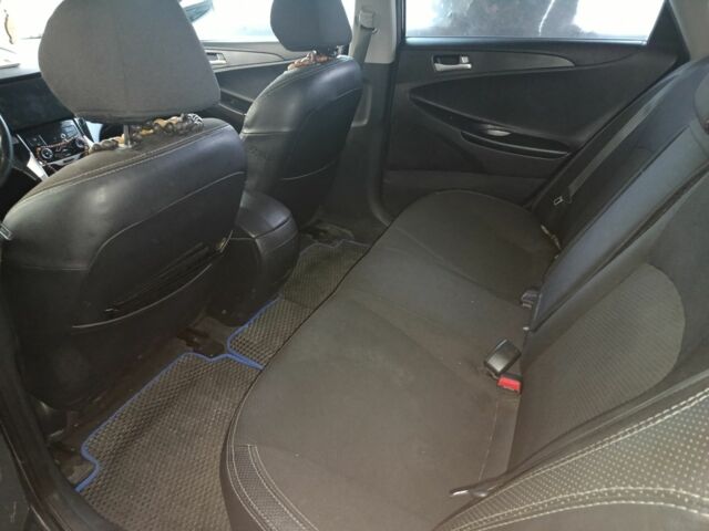 Черный Хендай Соната, объемом двигателя 2 л и пробегом 166 тыс. км за 9500 $, фото 3 на Automoto.ua