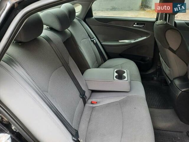 Черный Хендай Соната, объемом двигателя 2.4 л и пробегом 185 тыс. км за 8999 $, фото 22 на Automoto.ua