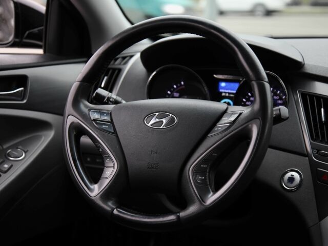 Черный Хендай Соната, объемом двигателя 2.4 л и пробегом 196 тыс. км за 9800 $, фото 13 на Automoto.ua