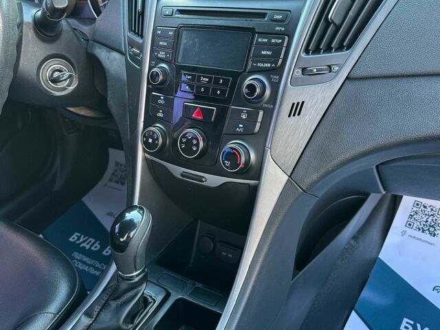 Хендай Соната 2012 в Кривом Роге на Automoto.ua Черный Хендай Соната, объемом двигателя 2 л и пробегом 234 тыс. км за 7900 $, фото 10 на Automoto.ua