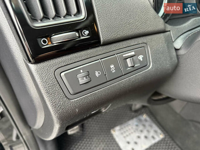 Черный Хендай Соната, объемом двигателя 2.4 л и пробегом 188 тыс. км за 12000 $, фото 21 на Automoto.ua