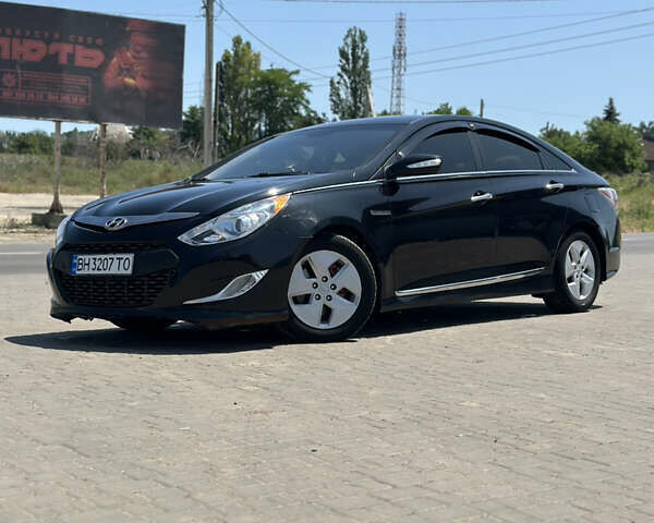 Чорний Хендай Соната, об'ємом двигуна 2.4 л та пробігом 174 тис. км за 9000 $, фото 1 на Automoto.ua