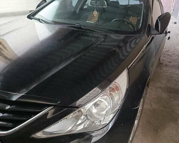 Черный Хендай Соната, объемом двигателя 2 л и пробегом 166 тыс. км за 9500 $, фото 3 на Automoto.ua