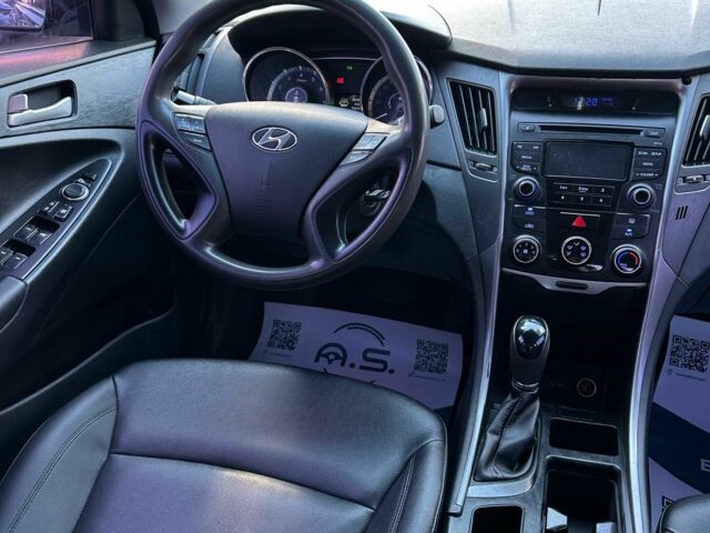 Хендай Соната 2012 в Кривом Роге на Automoto.ua Черный Хендай Соната, объемом двигателя 2 л и пробегом 234 тыс. км за 7900 $, фото 5 на Automoto.ua