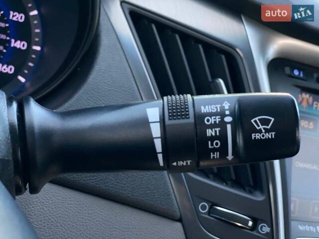 Чорний Хендай Соната, об'ємом двигуна 2.36 л та пробігом 198 тис. км за 8990 $, фото 39 на Automoto.ua