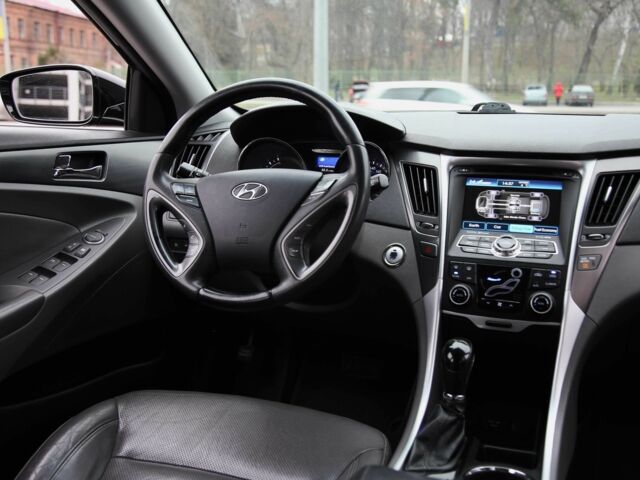 Черный Хендай Соната, объемом двигателя 2.4 л и пробегом 196 тыс. км за 9800 $, фото 10 на Automoto.ua