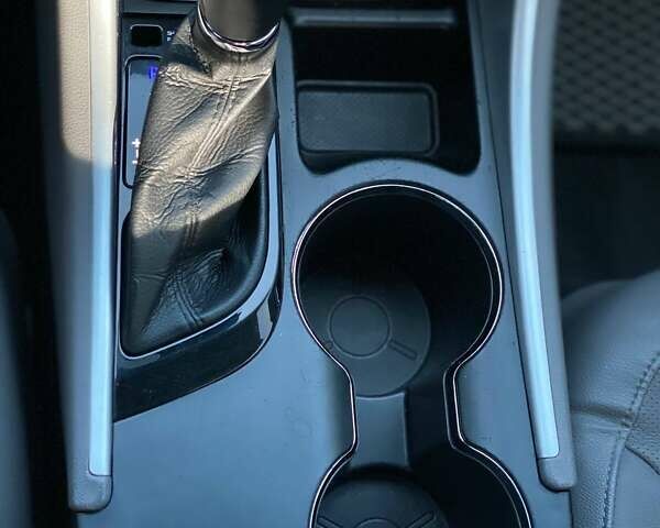 Чорний Хендай Соната, об'ємом двигуна 2.36 л та пробігом 198 тис. км за 8990 $, фото 36 на Automoto.ua