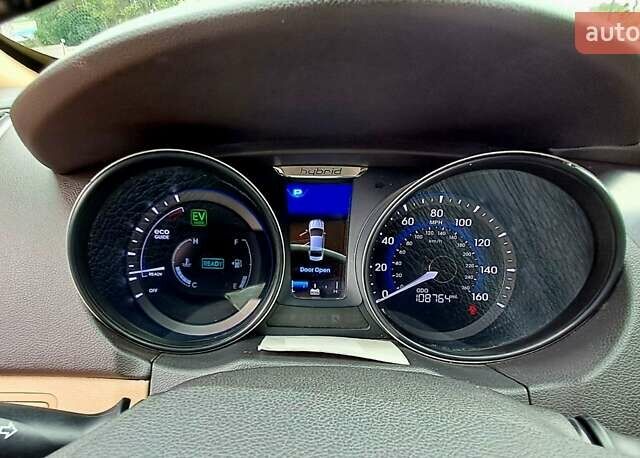 Черный Хендай Соната, объемом двигателя 2.4 л и пробегом 175 тыс. км за 9500 $, фото 10 на Automoto.ua
