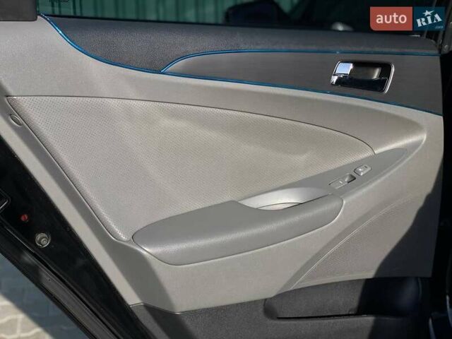 Чорний Хендай Соната, об'ємом двигуна 2.36 л та пробігом 198 тис. км за 8990 $, фото 45 на Automoto.ua