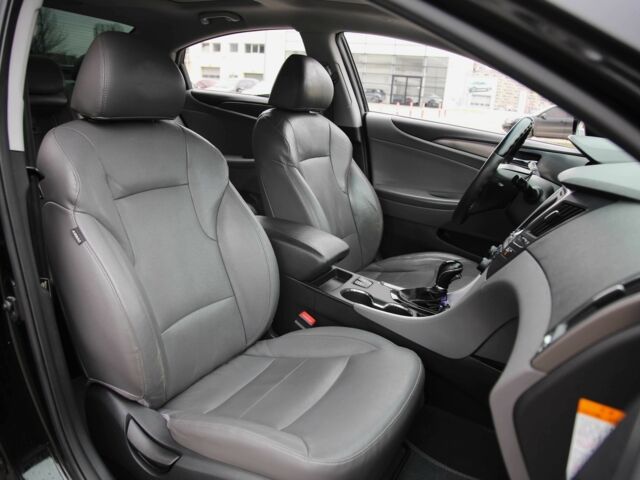 Черный Хендай Соната, объемом двигателя 2.4 л и пробегом 196 тыс. км за 9800 $, фото 9 на Automoto.ua