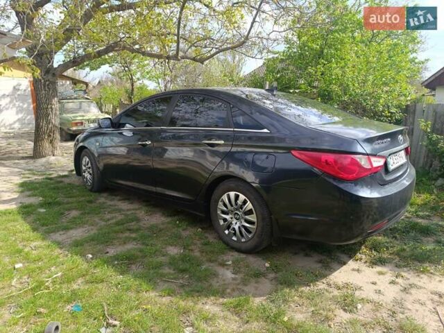 Черный Хендай Соната, объемом двигателя 2.36 л и пробегом 250 тыс. км за 8000 $, фото 7 на Automoto.ua