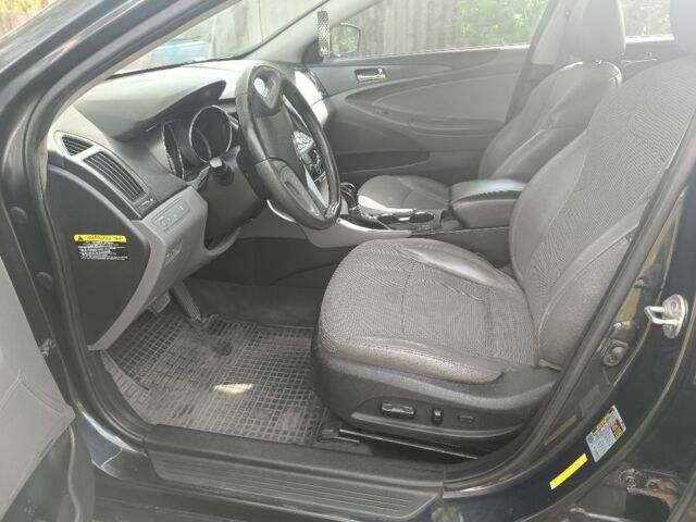 Черный Хендай Соната, объемом двигателя 2.4 л и пробегом 160 тыс. км за 8500 $, фото 5 на Automoto.ua