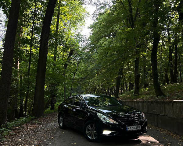 Черный Хендай Соната, объемом двигателя 2 л и пробегом 340 тыс. км за 6500 $, фото 4 на Automoto.ua