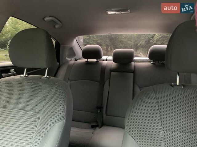 Чорний Хендай Соната, об'ємом двигуна 2.4 л та пробігом 128 тис. км за 8500 $, фото 10 на Automoto.ua